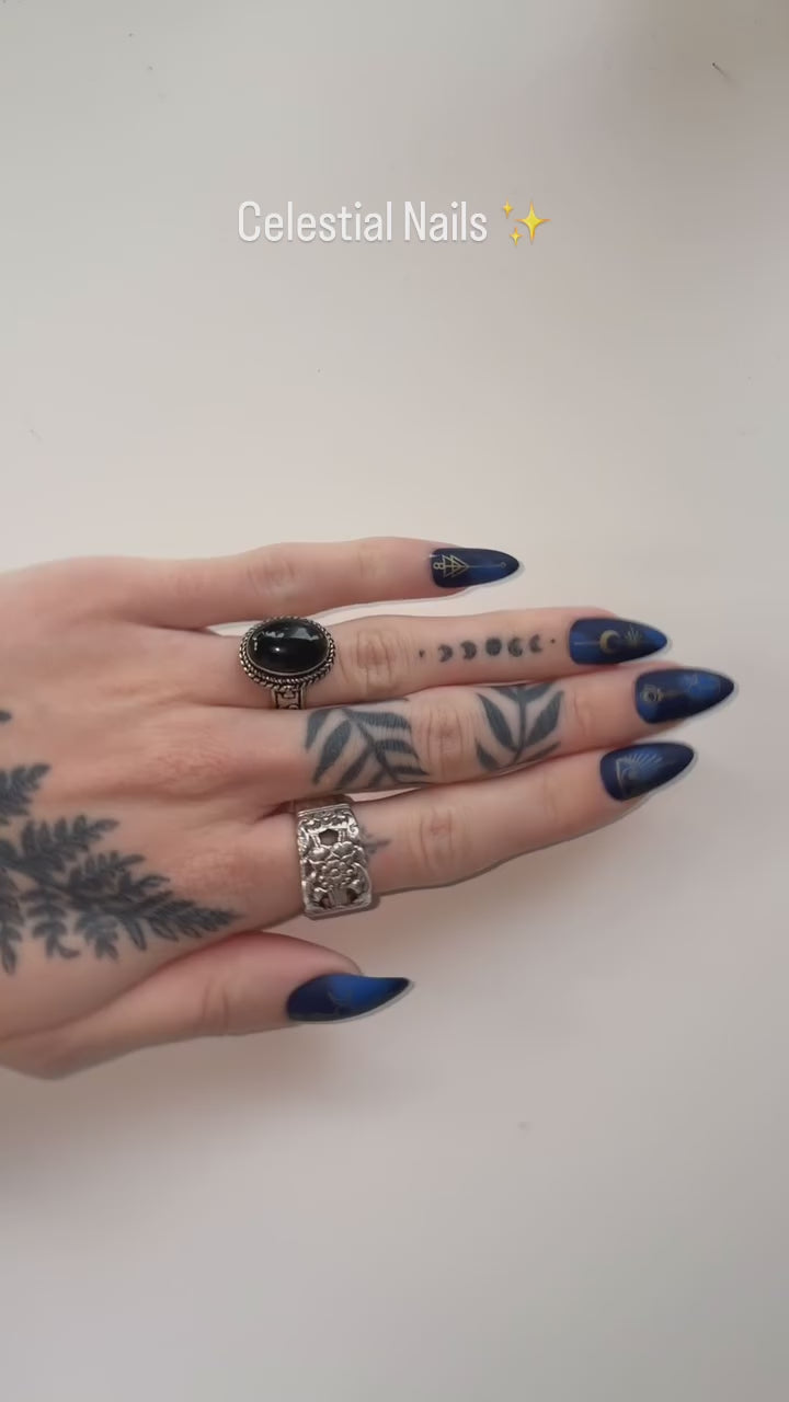 Rave Nailz Celestial Nailz in action