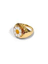 Load image into Gallery viewer, gold daisy jewelry perfect for spring