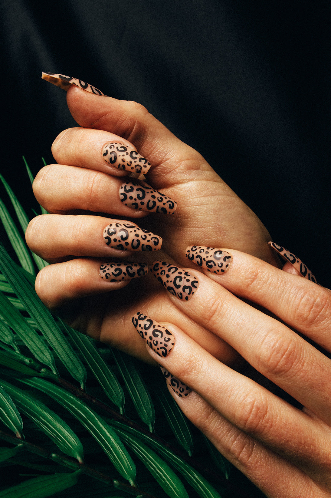 30 Trendy Ways to Wear An Animal Print Nail Art : White Leopard Nails